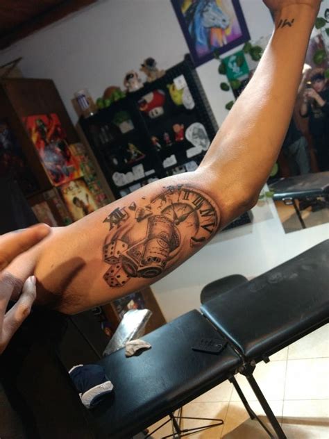 tatuaje en biceps hombre|Tatuajes biceps hombre